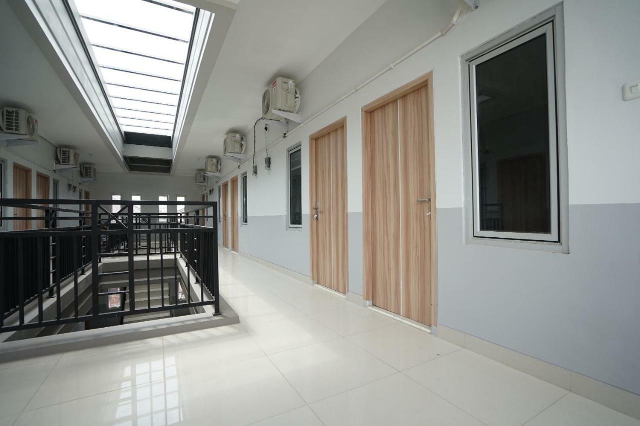 Reddoorz Syariah Near Stasiun Lrt Bumi Sriwijaya Hotel Palembang Exterior photo