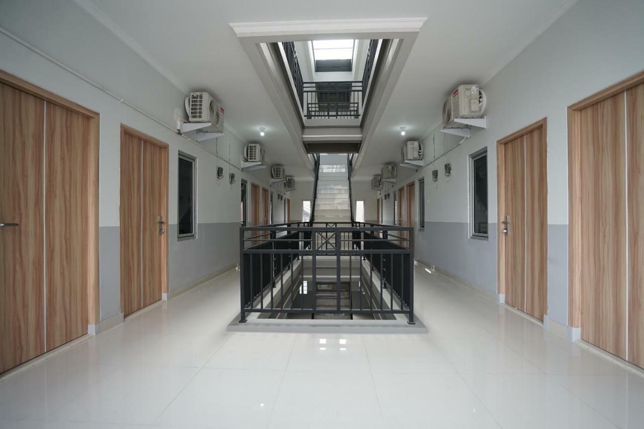 Reddoorz Syariah Near Stasiun Lrt Bumi Sriwijaya Hotel Palembang Exterior photo