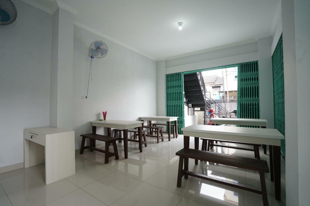 Reddoorz Syariah Near Stasiun Lrt Bumi Sriwijaya Hotel Palembang Exterior photo